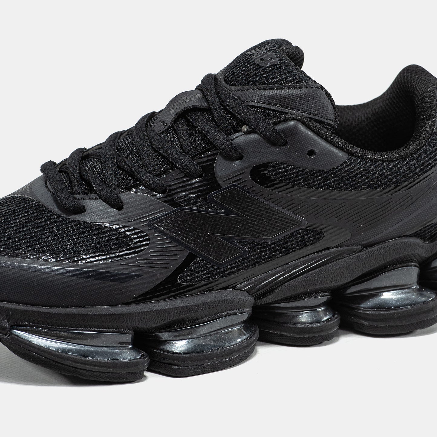 New Balance 2000 All Black