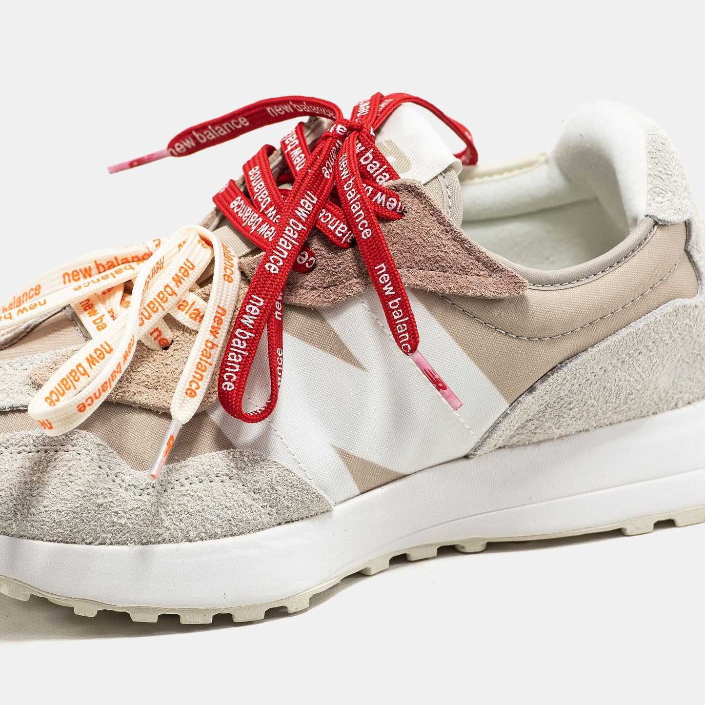 New Balance 327 Beige Red