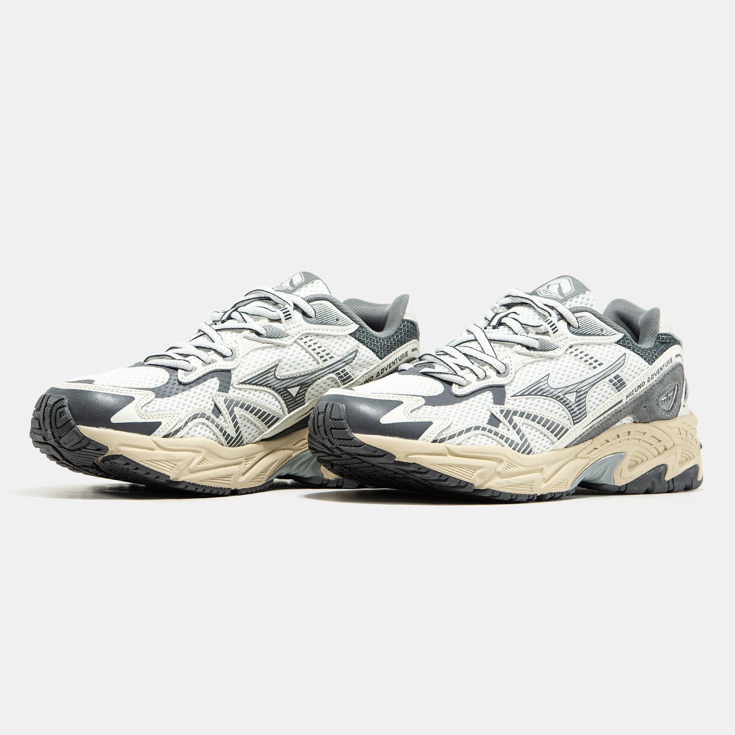 Mizuno Adventure White Grey