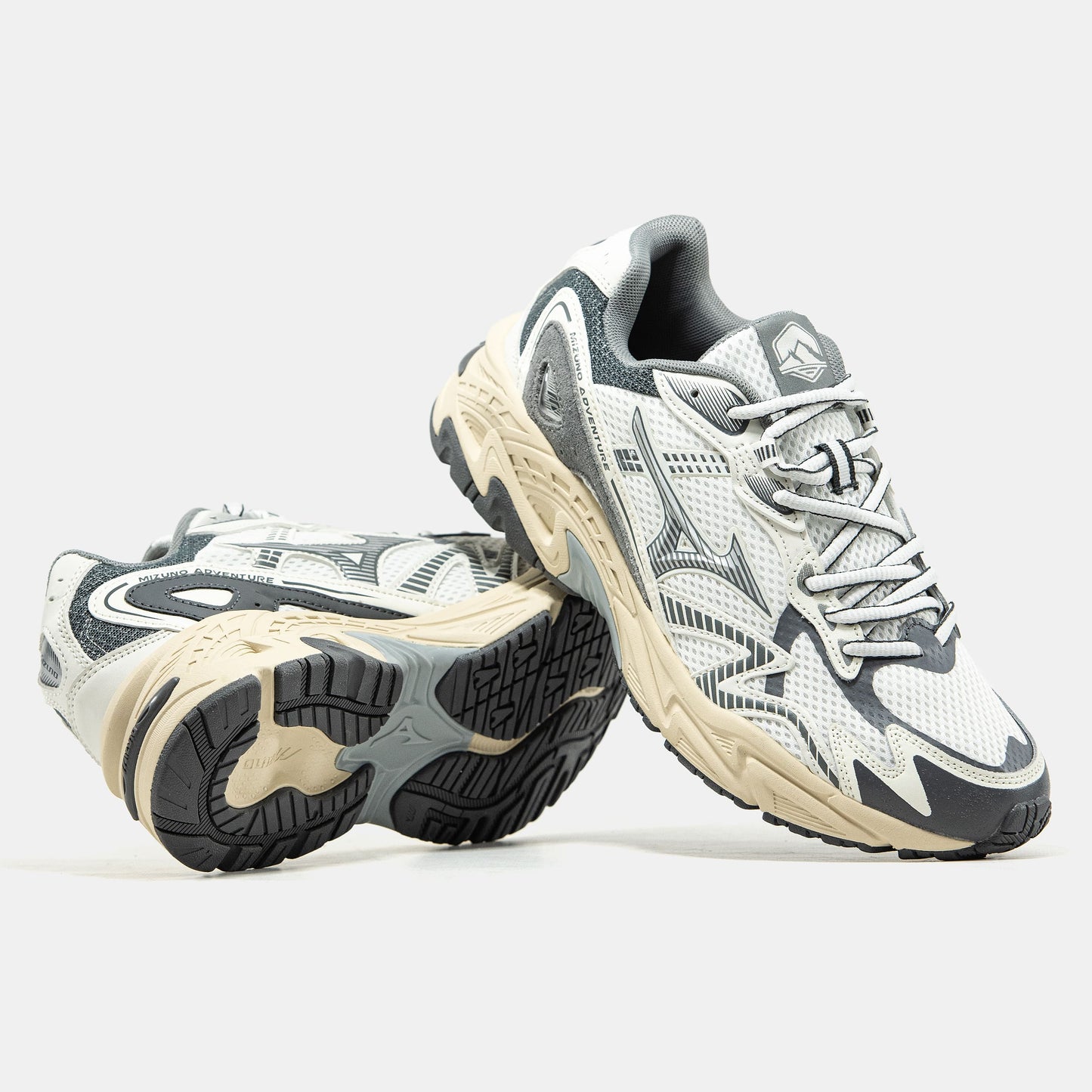 Mizuno Adventure White Grey