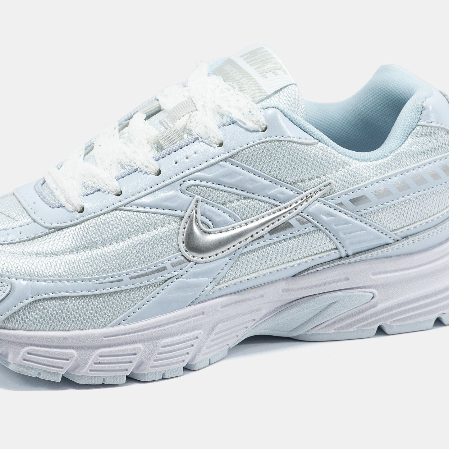 Nike Initiator All White 2.0