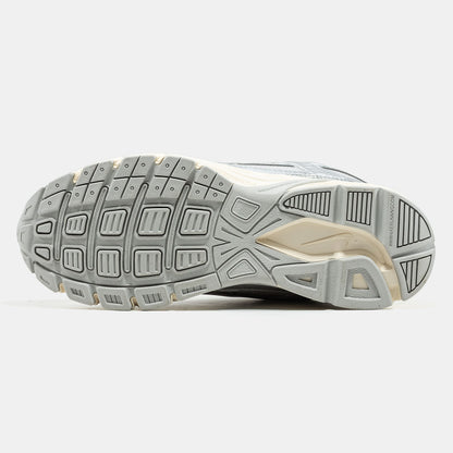 Nike Initiator Grey Pink Logo