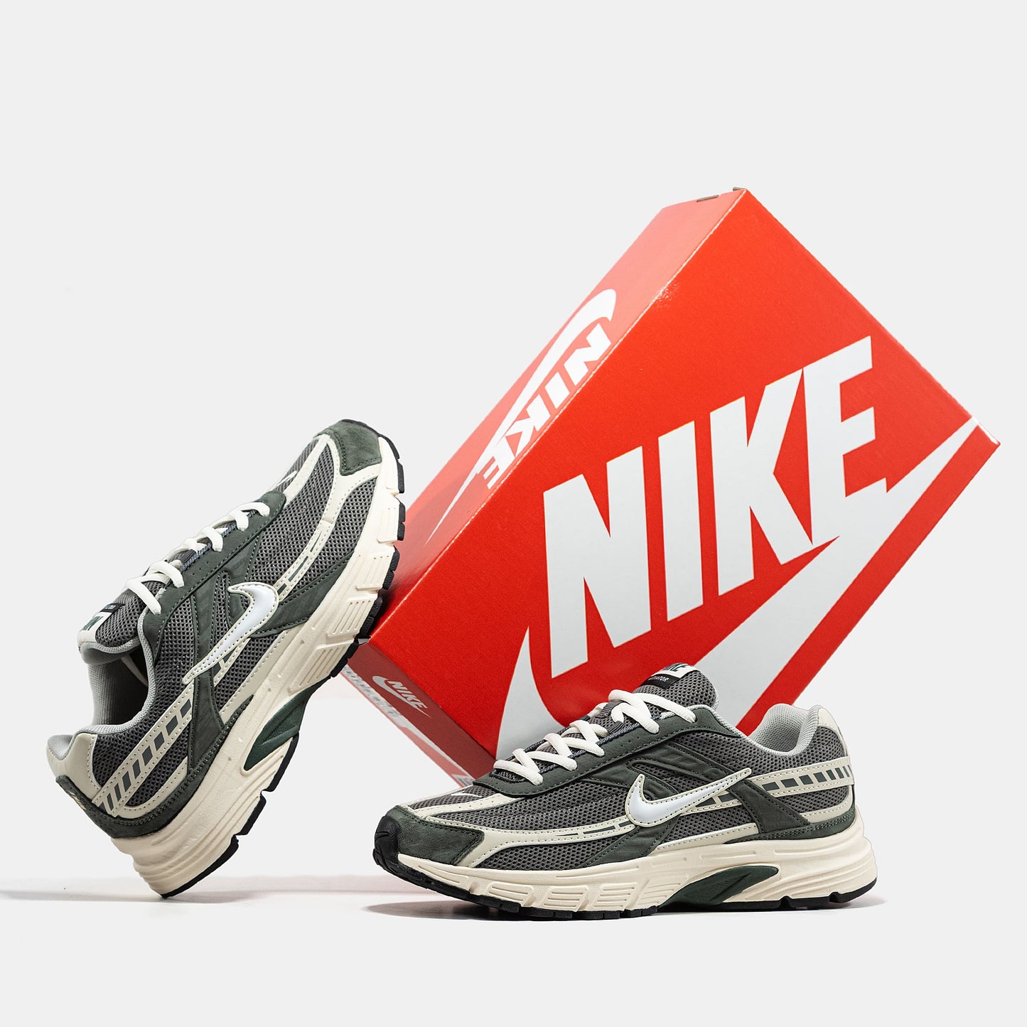 Nike Initiator Grey White