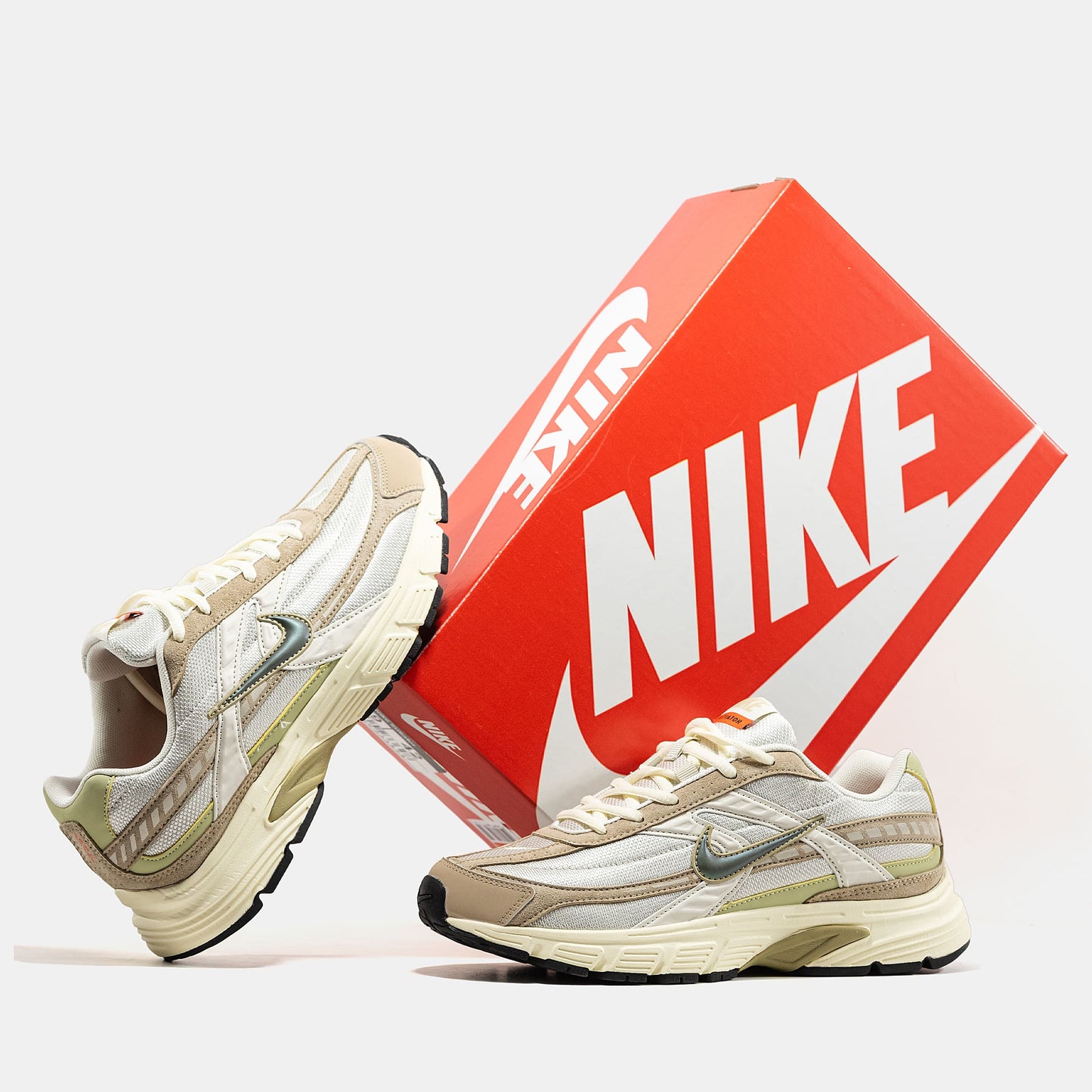 Nike Initiator Beige White