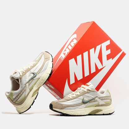 Nike Initiator Beige White