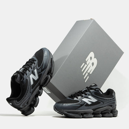New Balance 2000 Black White Logo