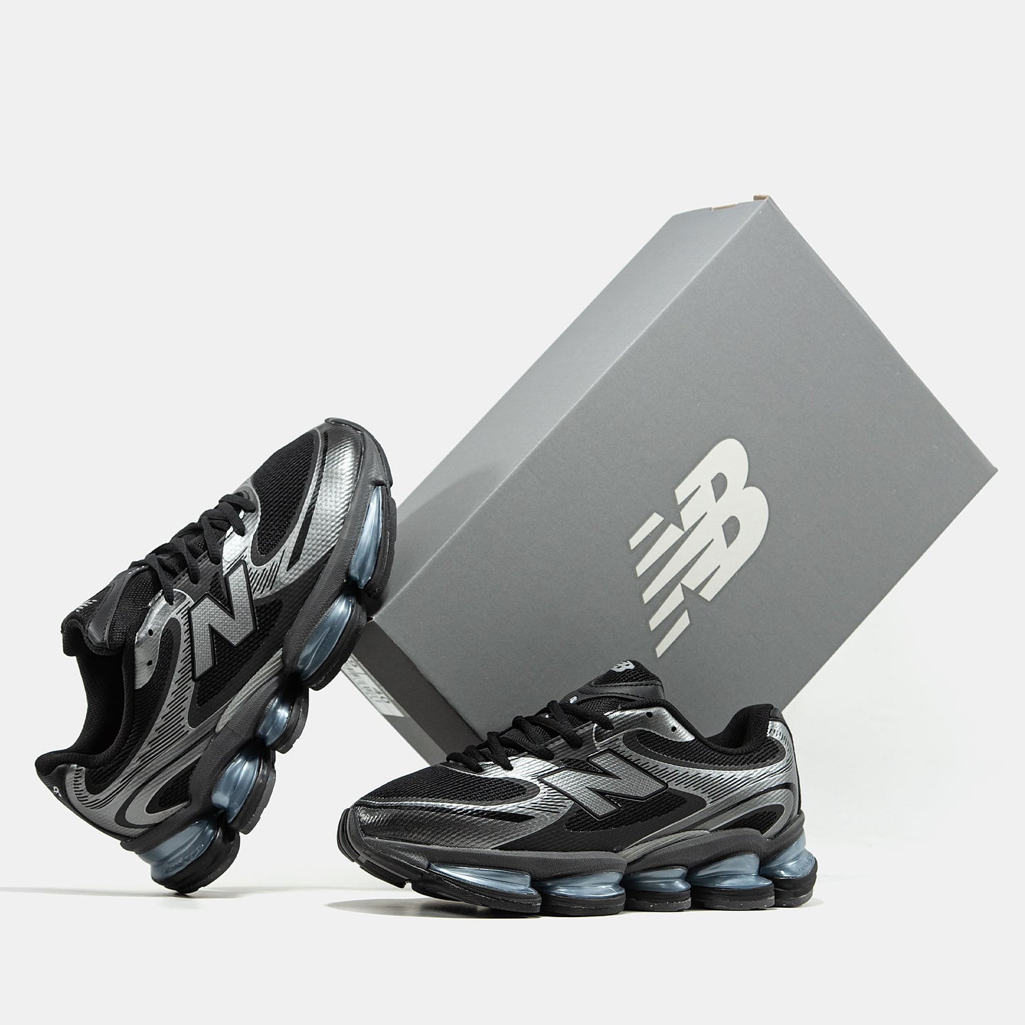 New Balance 2000 Silver Black