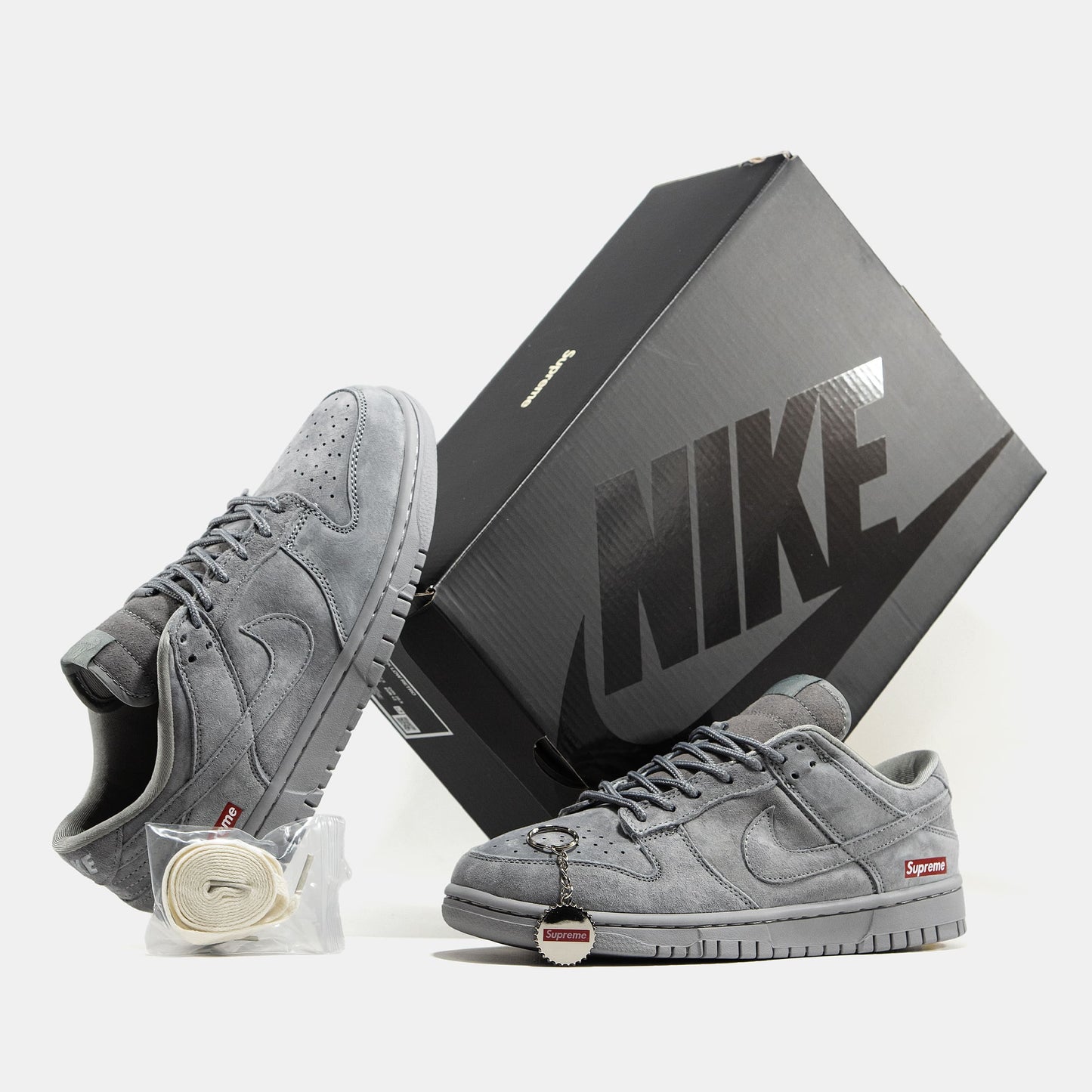 Nike SB Dunk Low x Supreme Grey