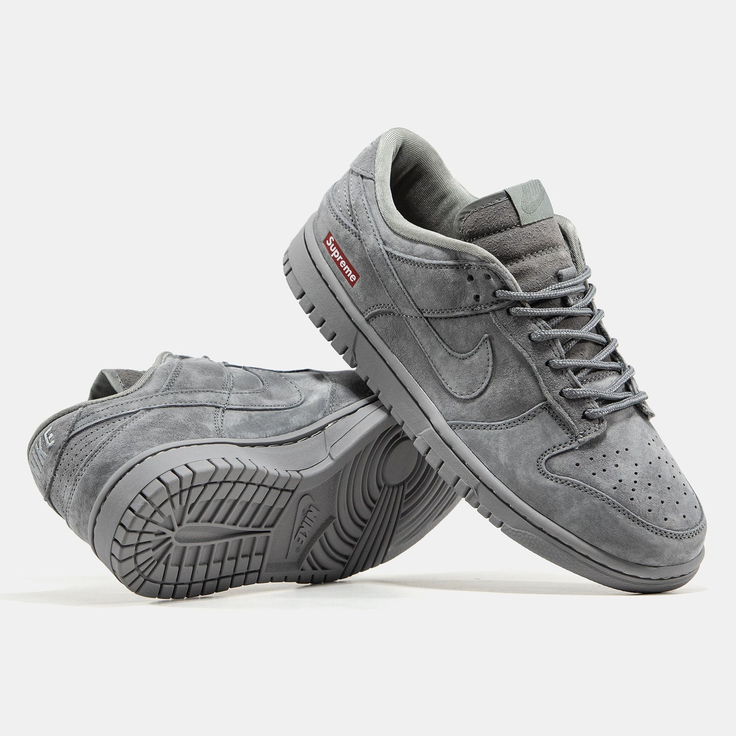 Nike SB Dunk Low x Supreme Grey