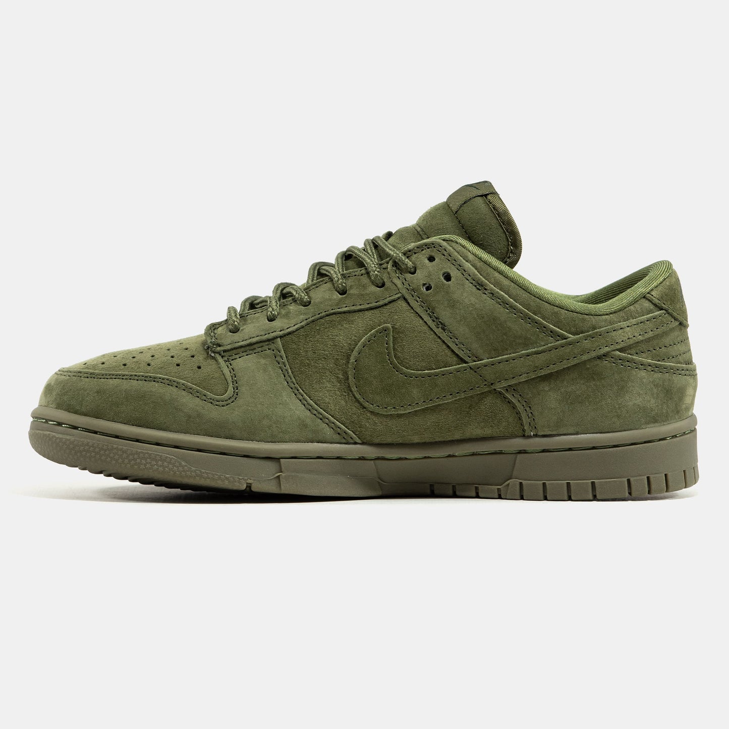 Nike SB Dunk Low x Supreme Olive