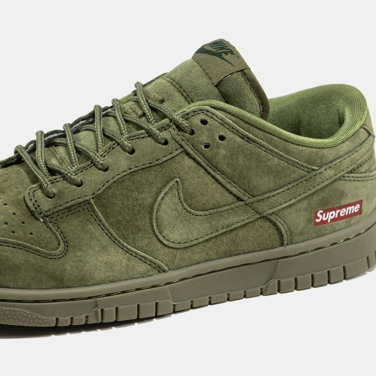 Nike SB Dunk Low x Supreme Olive