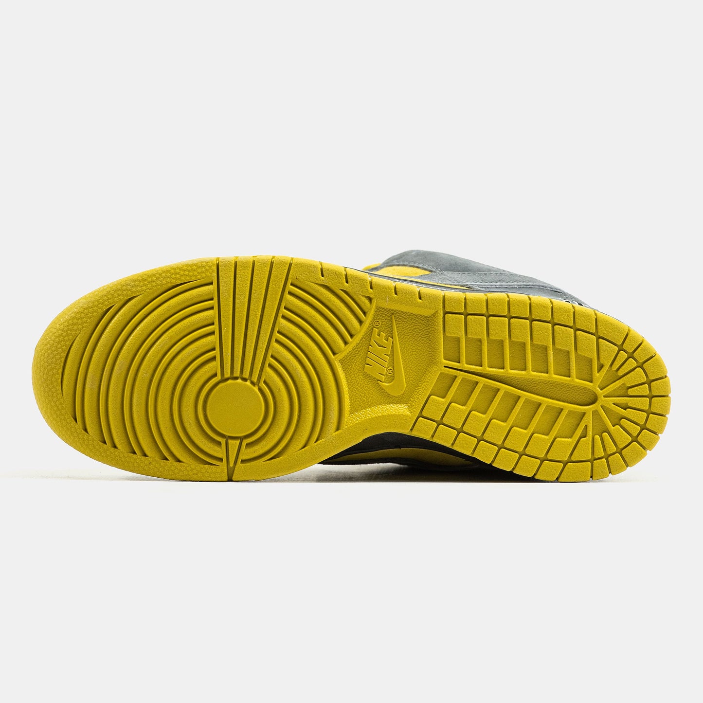 Nike SB Dunk Low x Supreme Grey Yellow