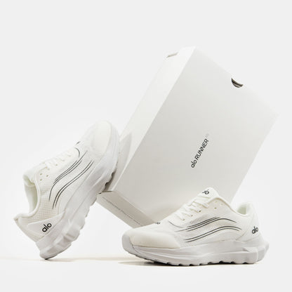 Alo Yoga Runner White