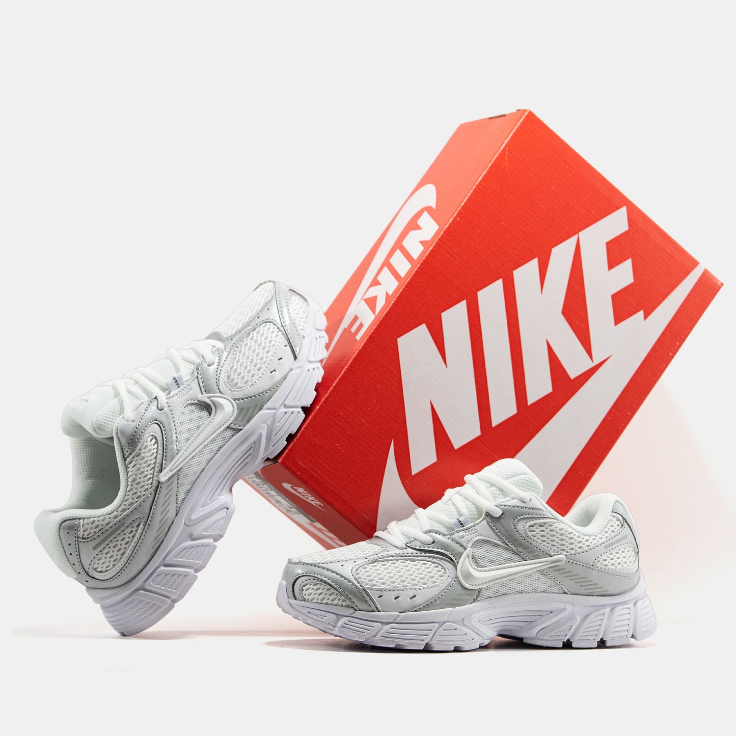 Nike V5 RNR White Silver