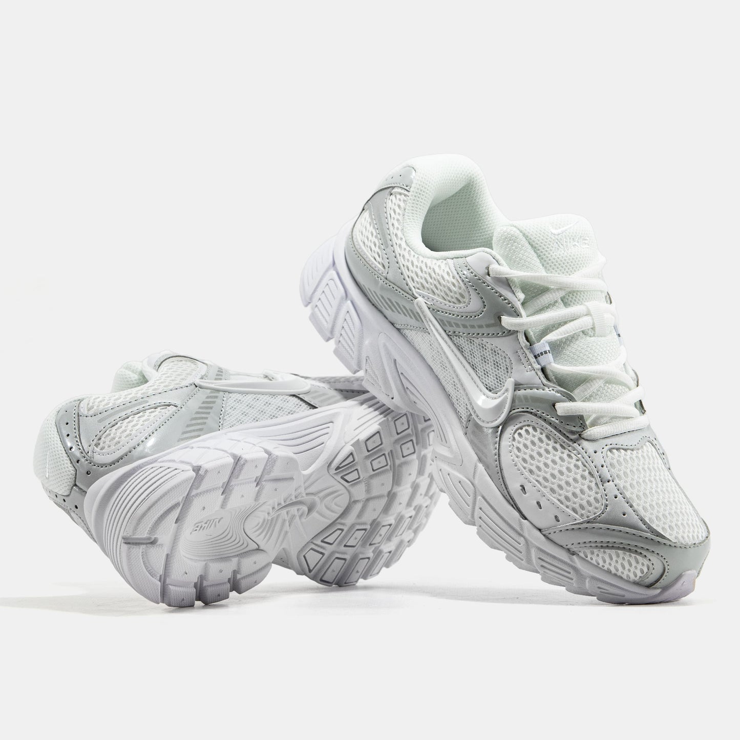 Nike V5 RNR White Silver