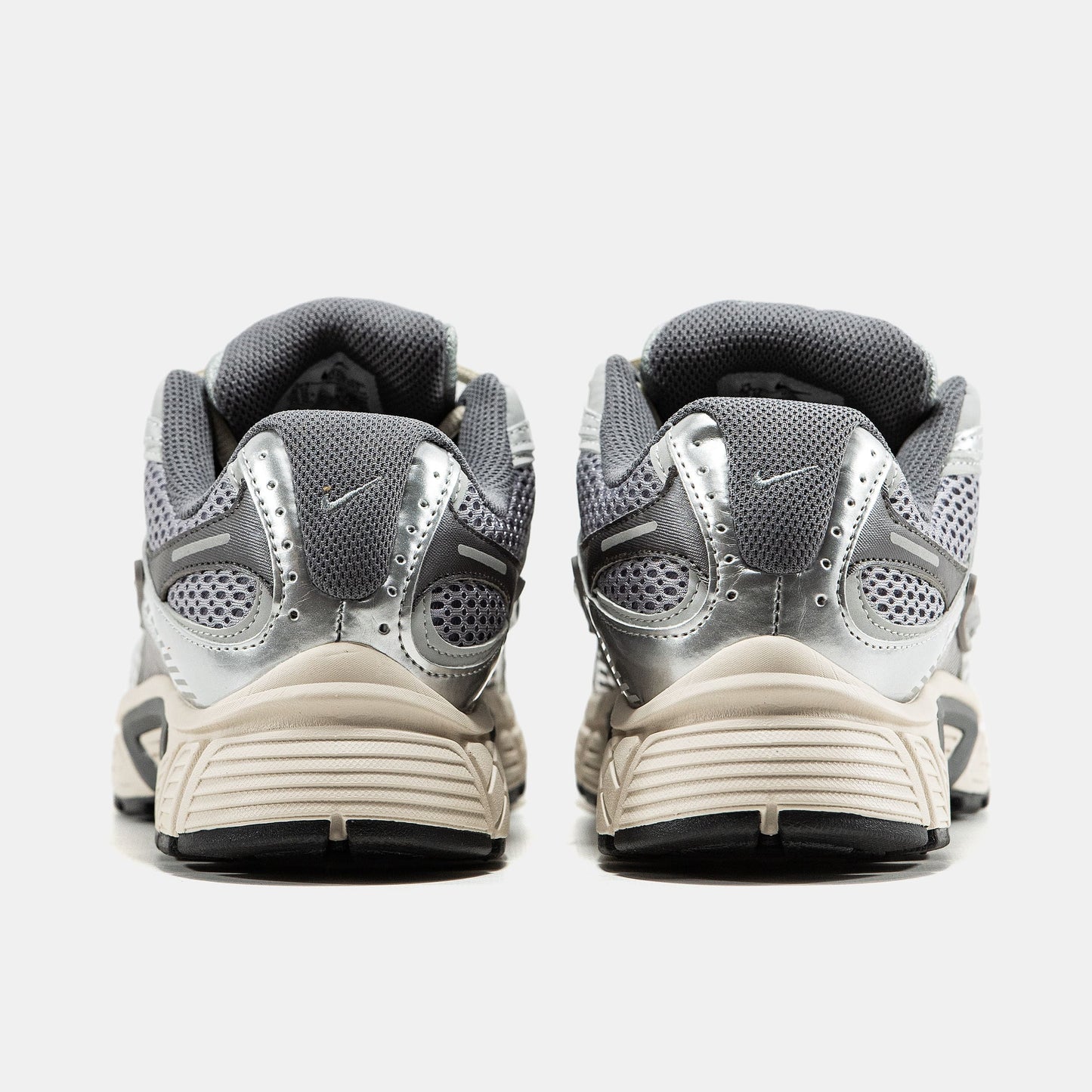 Nike V5 RNR All Grey / Cement Grey Fog Light Orewood Brown