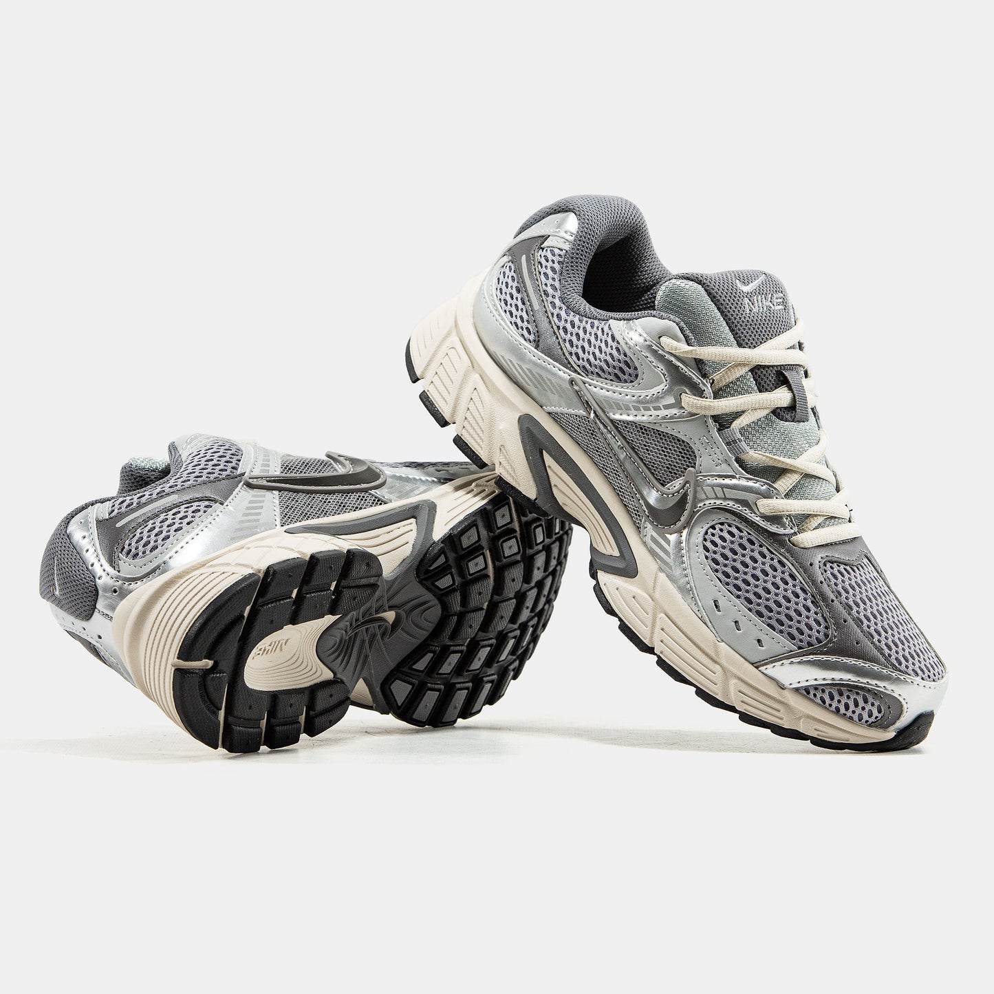 Nike V5 RNR All Grey / Cement Grey Fog Light Orewood Brown