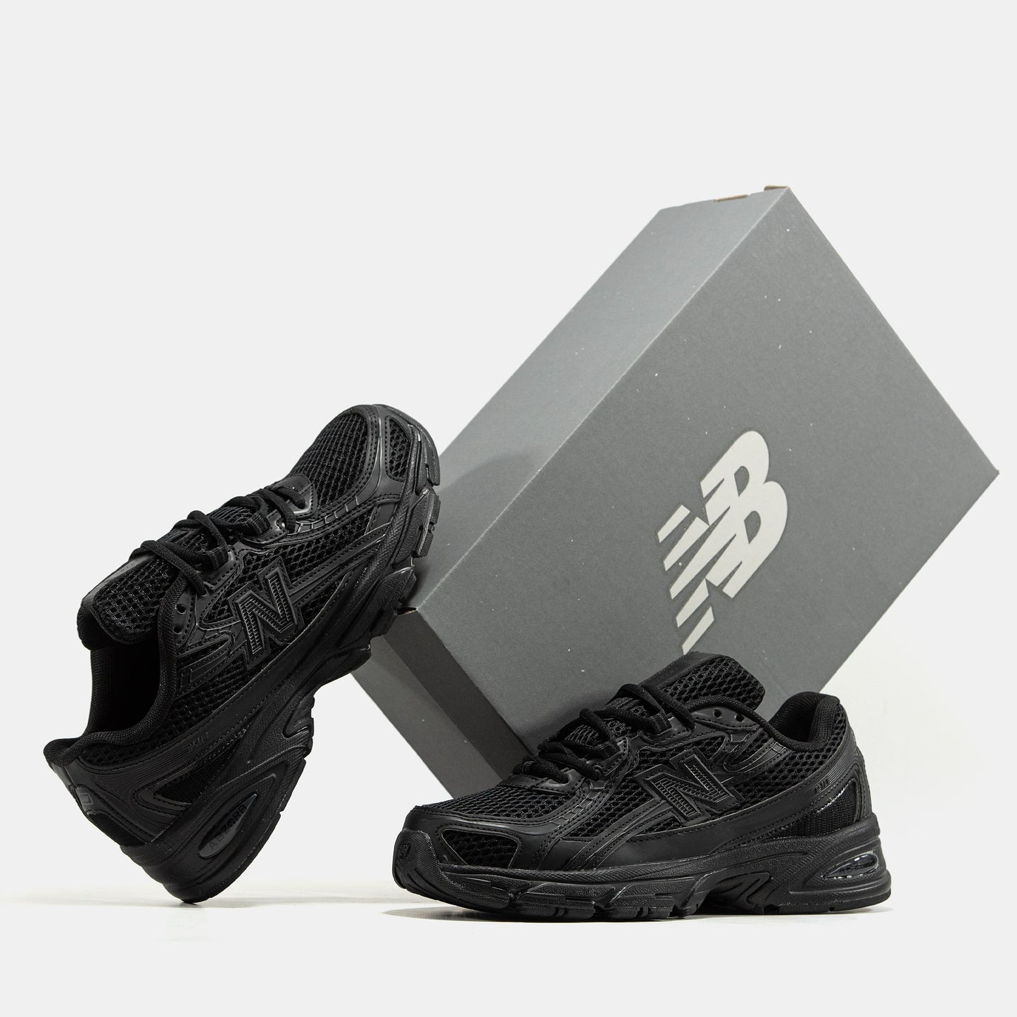 New Balance 740v2 All Black