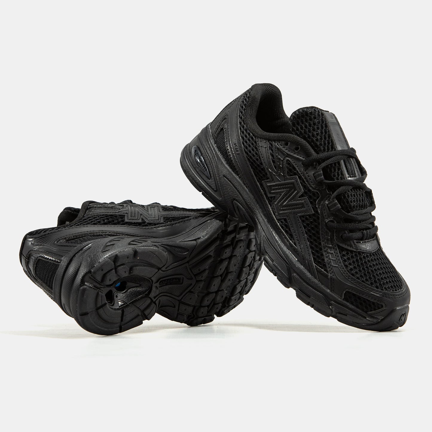 New Balance 740v2 All Black