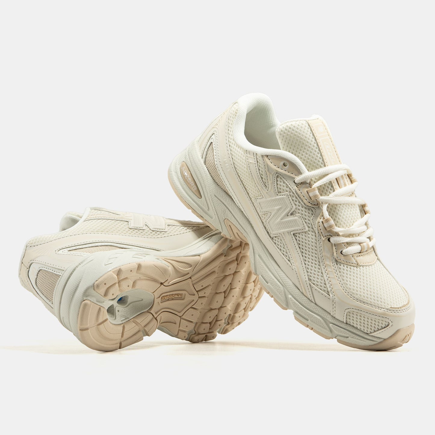 New Balance 740v2 Beige