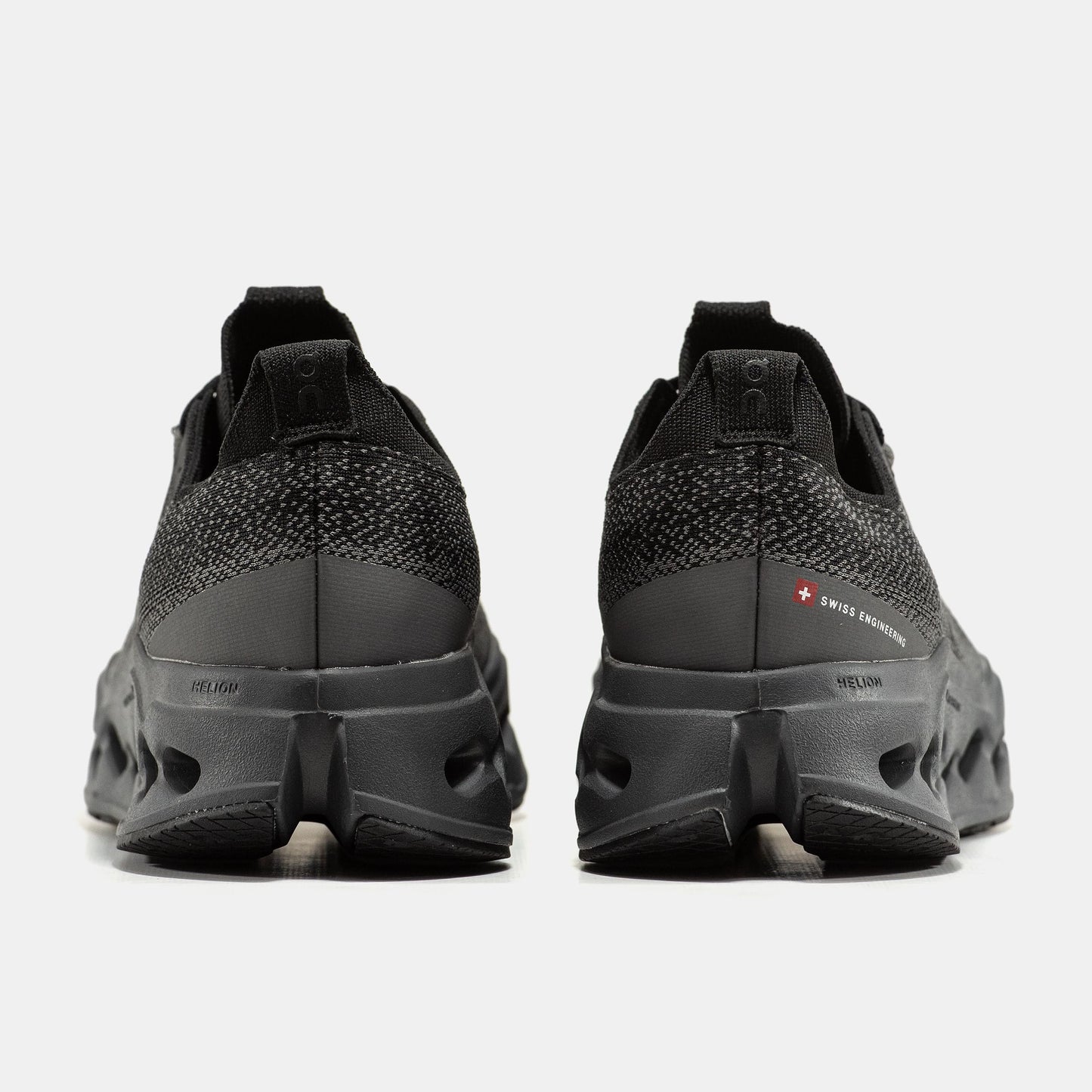 ON Cloudsurfer Black