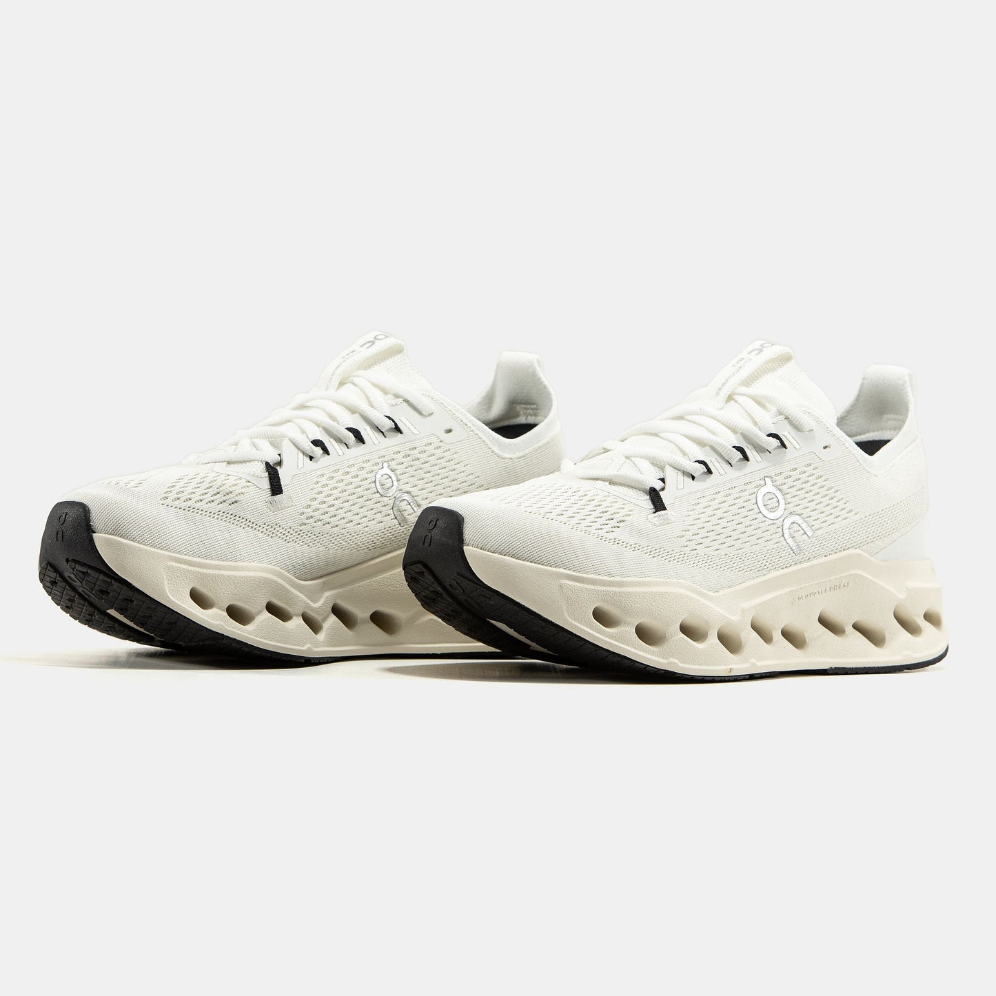 ON Cloudsurfer Beige