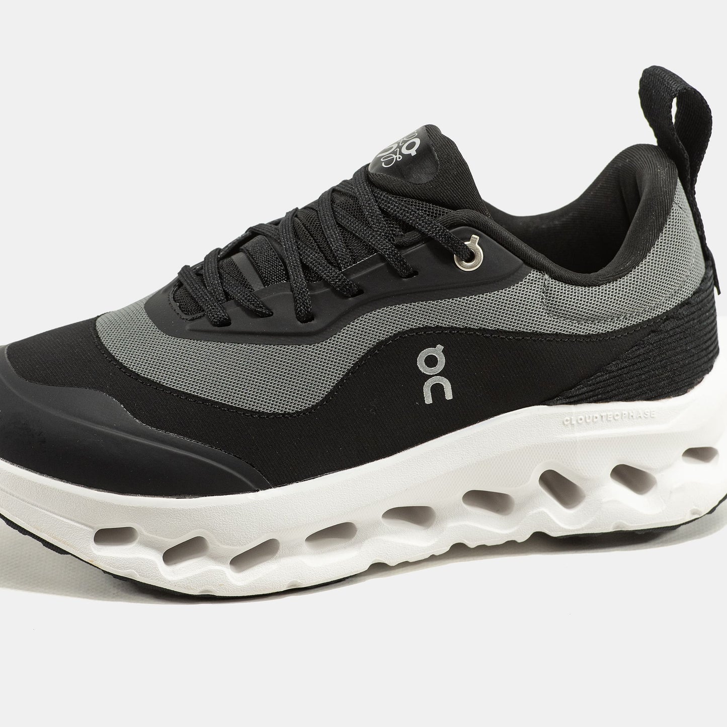ON Cloudtilt x Loewe Black White
