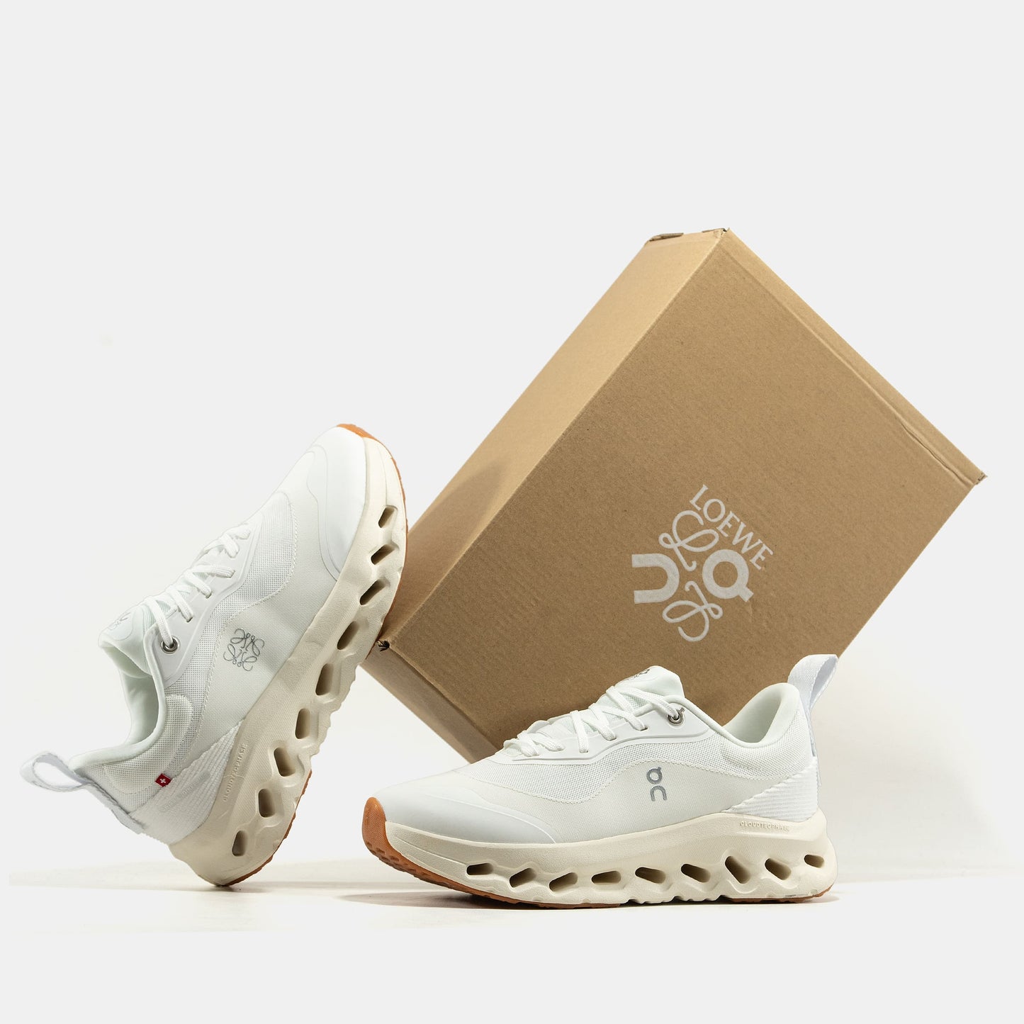ON Cloudtilt x Loewe White