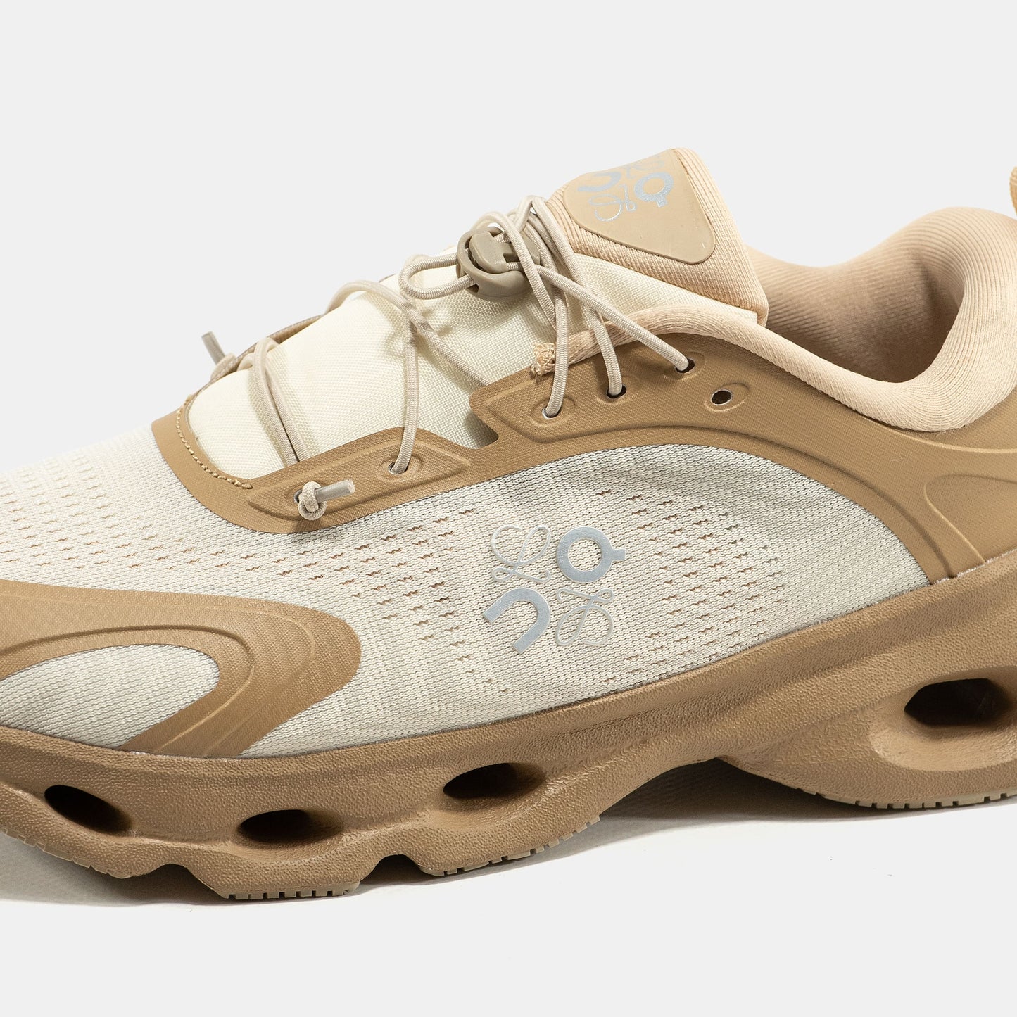 ON Cloudsolo x Loewe Beige Brown
