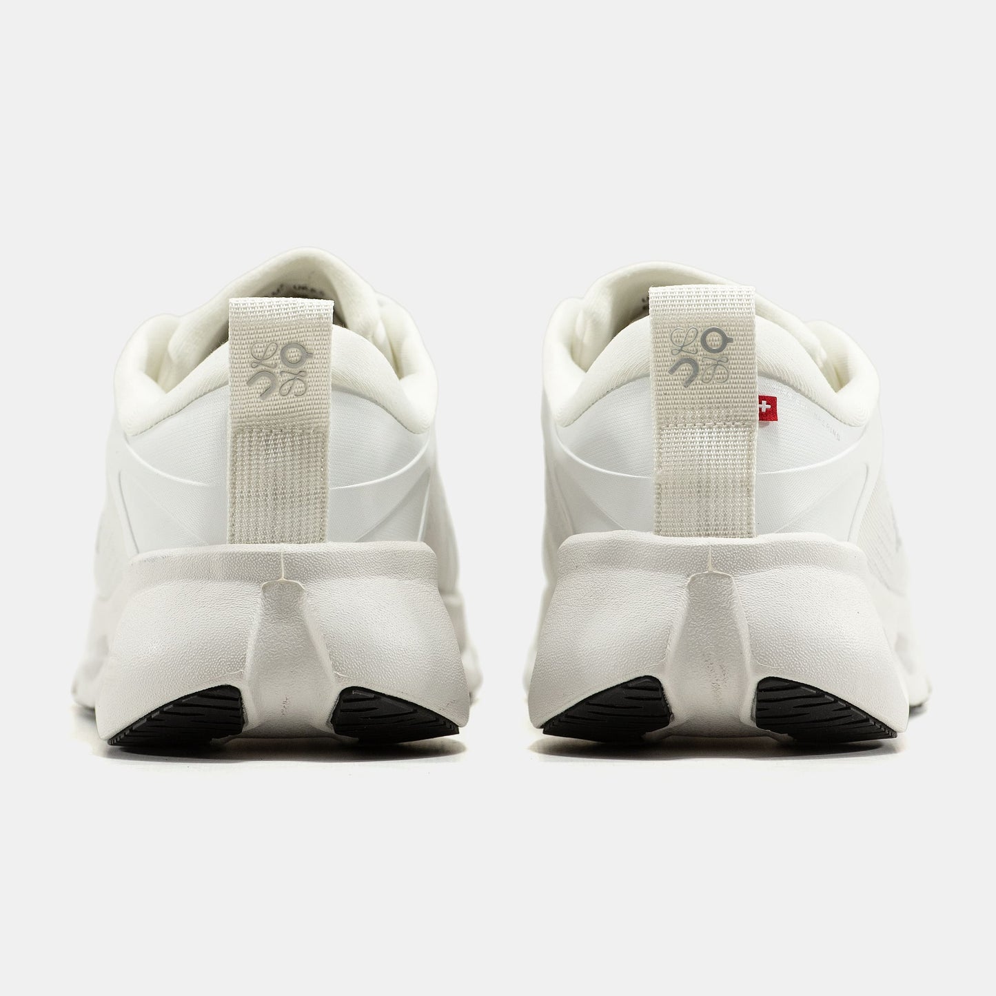 ON Cloudsolo x Loewe All White