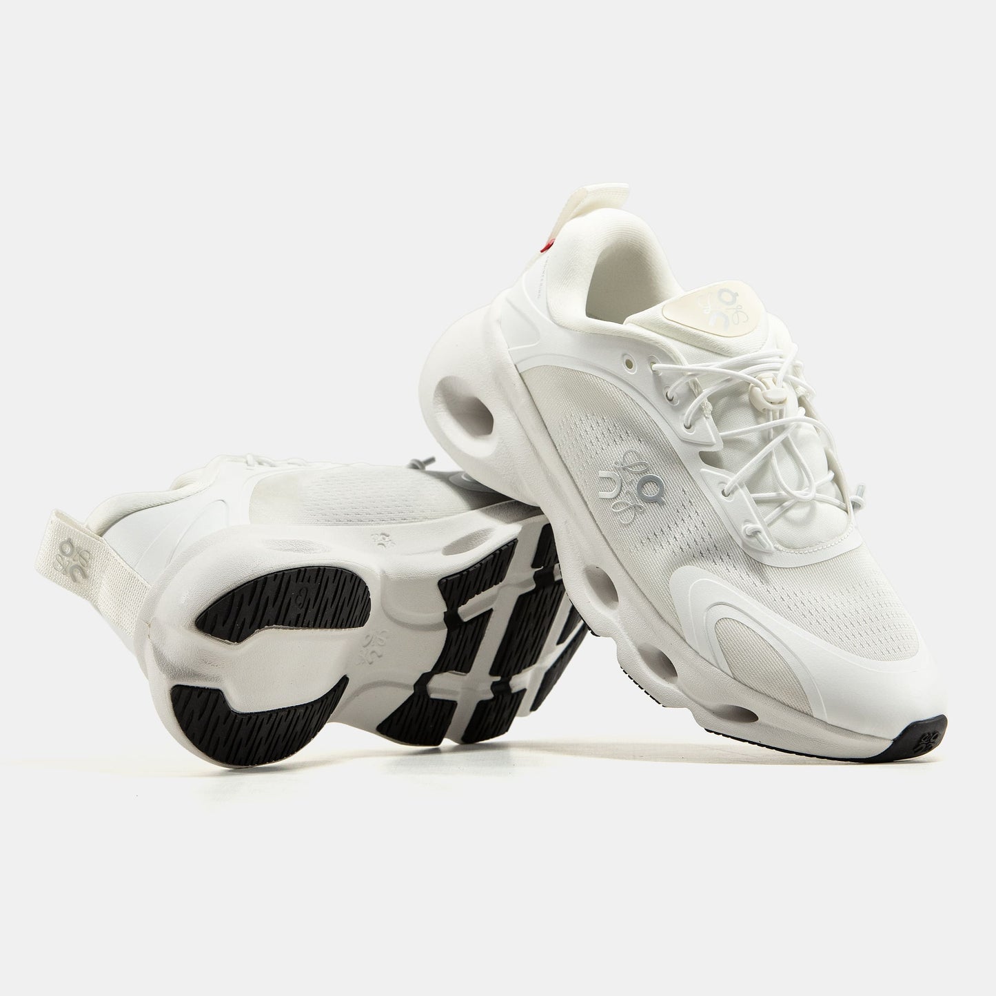 ON Cloudsolo x Loewe All White