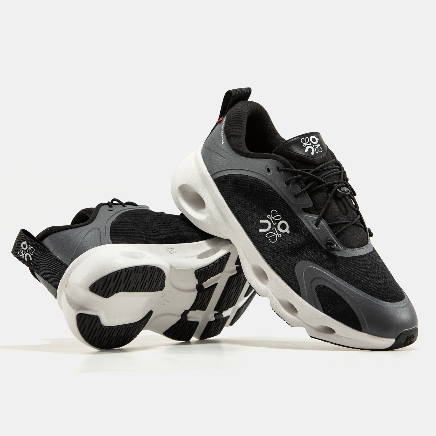 ON Cloudsolo x Loewe Black White