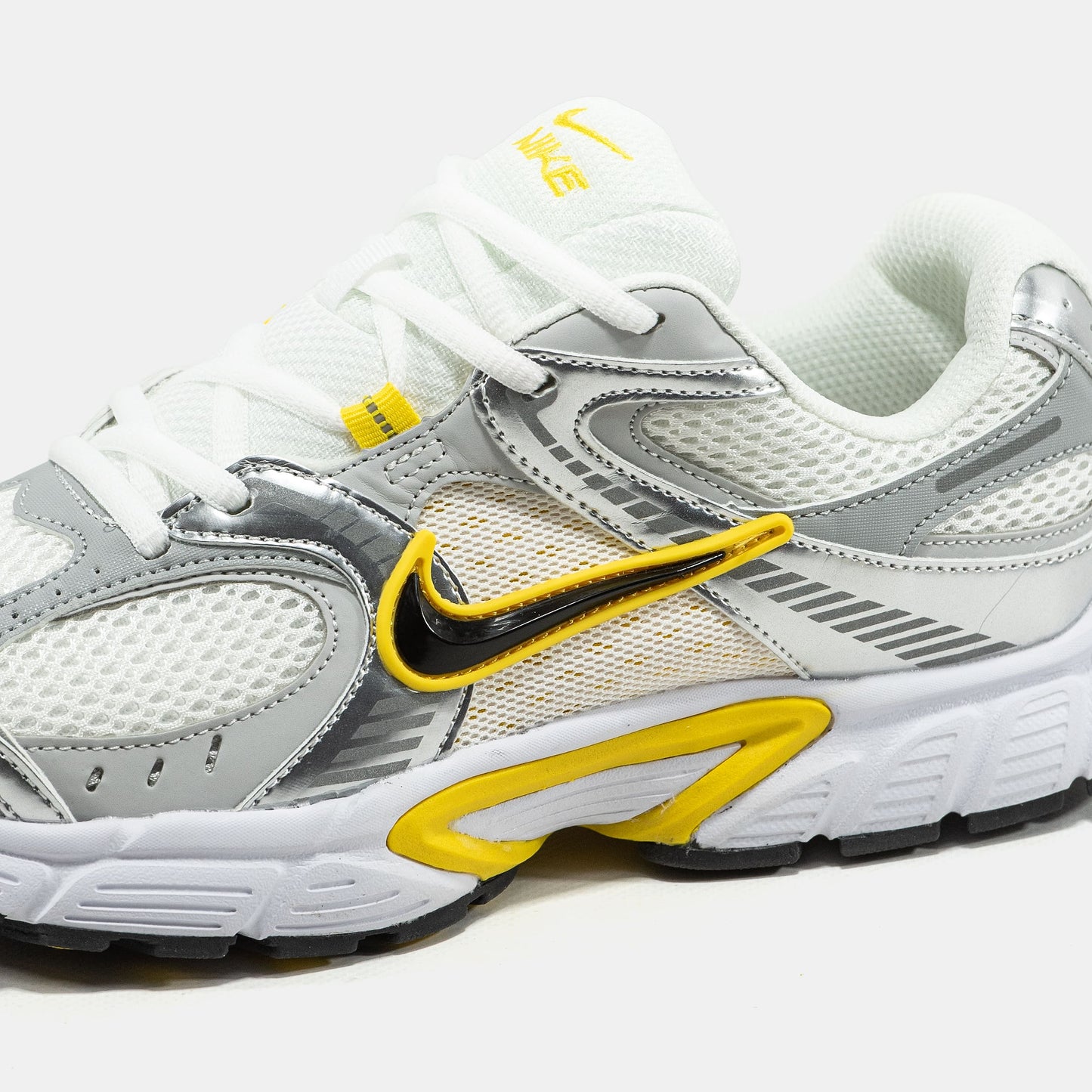 Nike V5 RNR White Silver Yellow