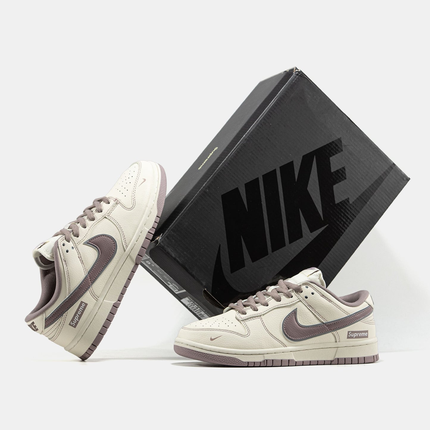 Nike SB Dunk Low x Supreme Beige Brown
