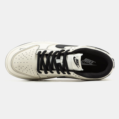 Nike SB Dunk Low x Supreme Beige Black