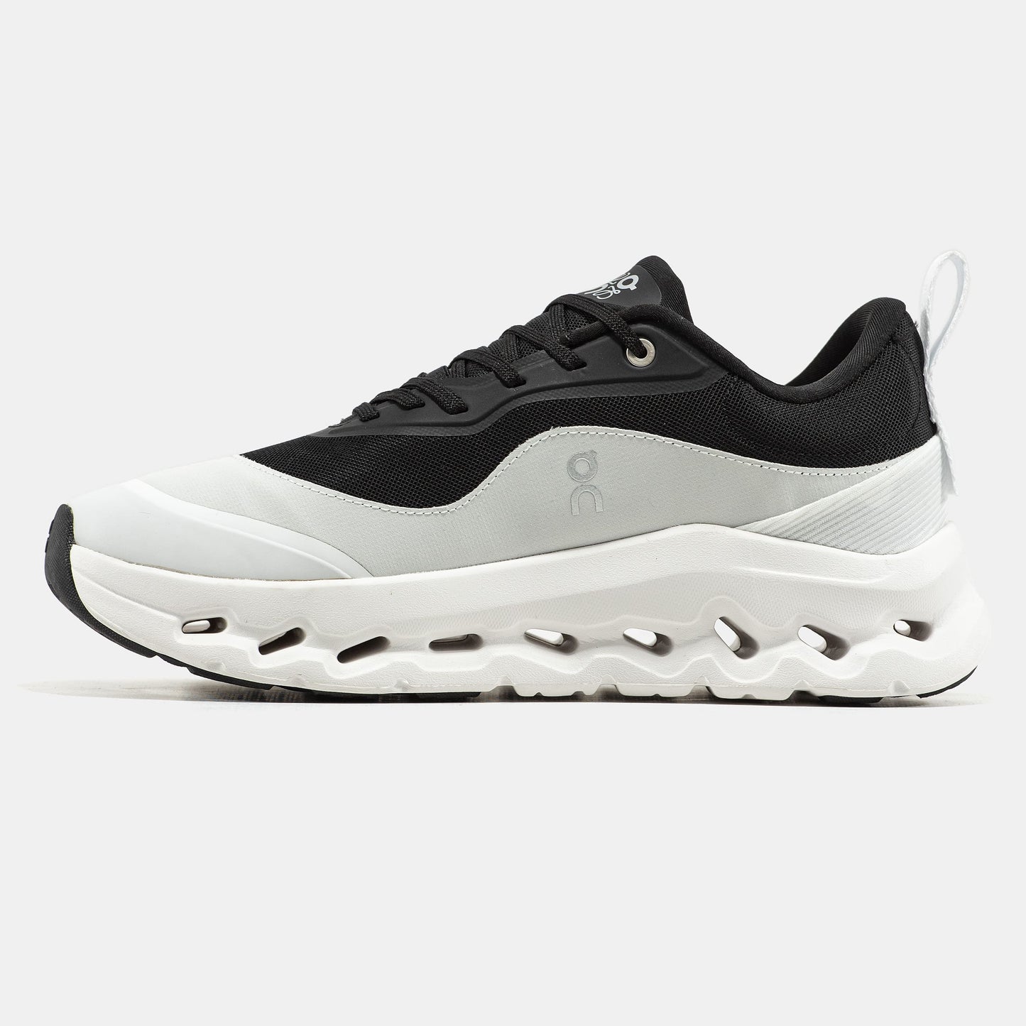 ON Cloudtilt x Loewe White Black