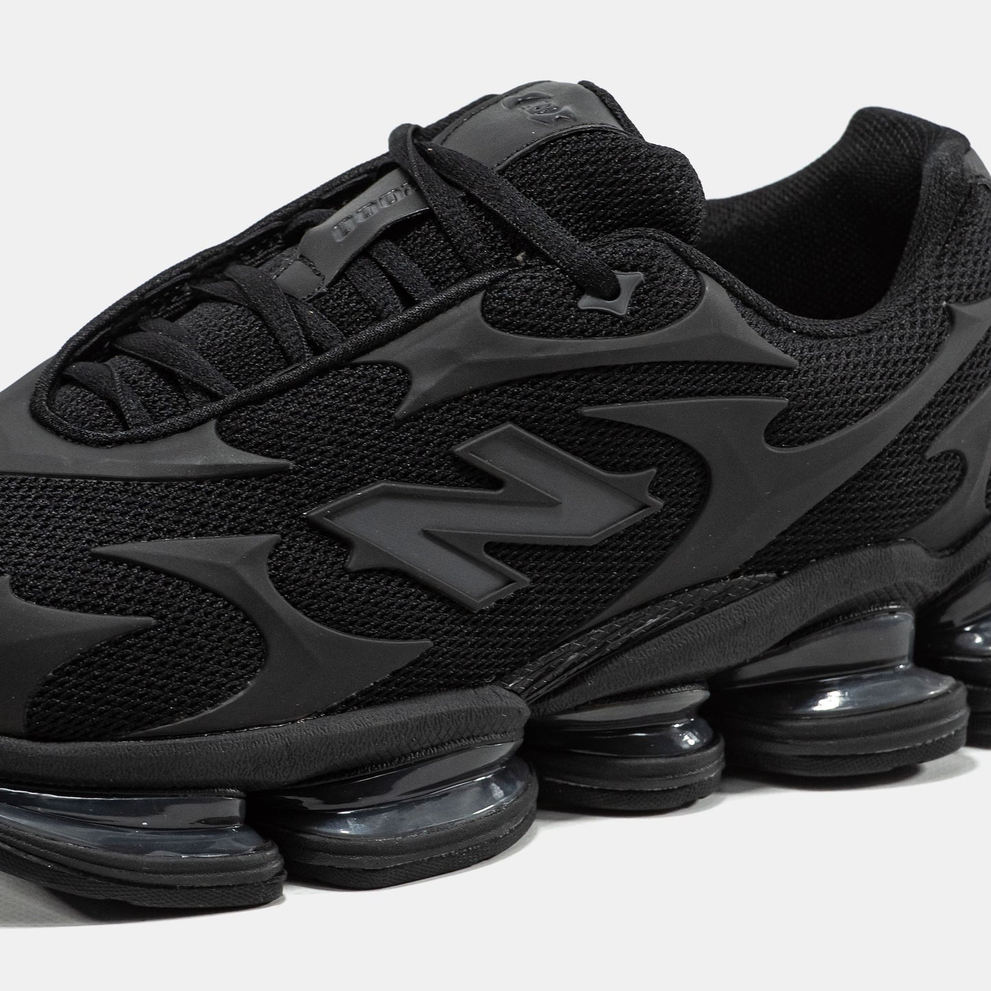New Balance 2000 Black