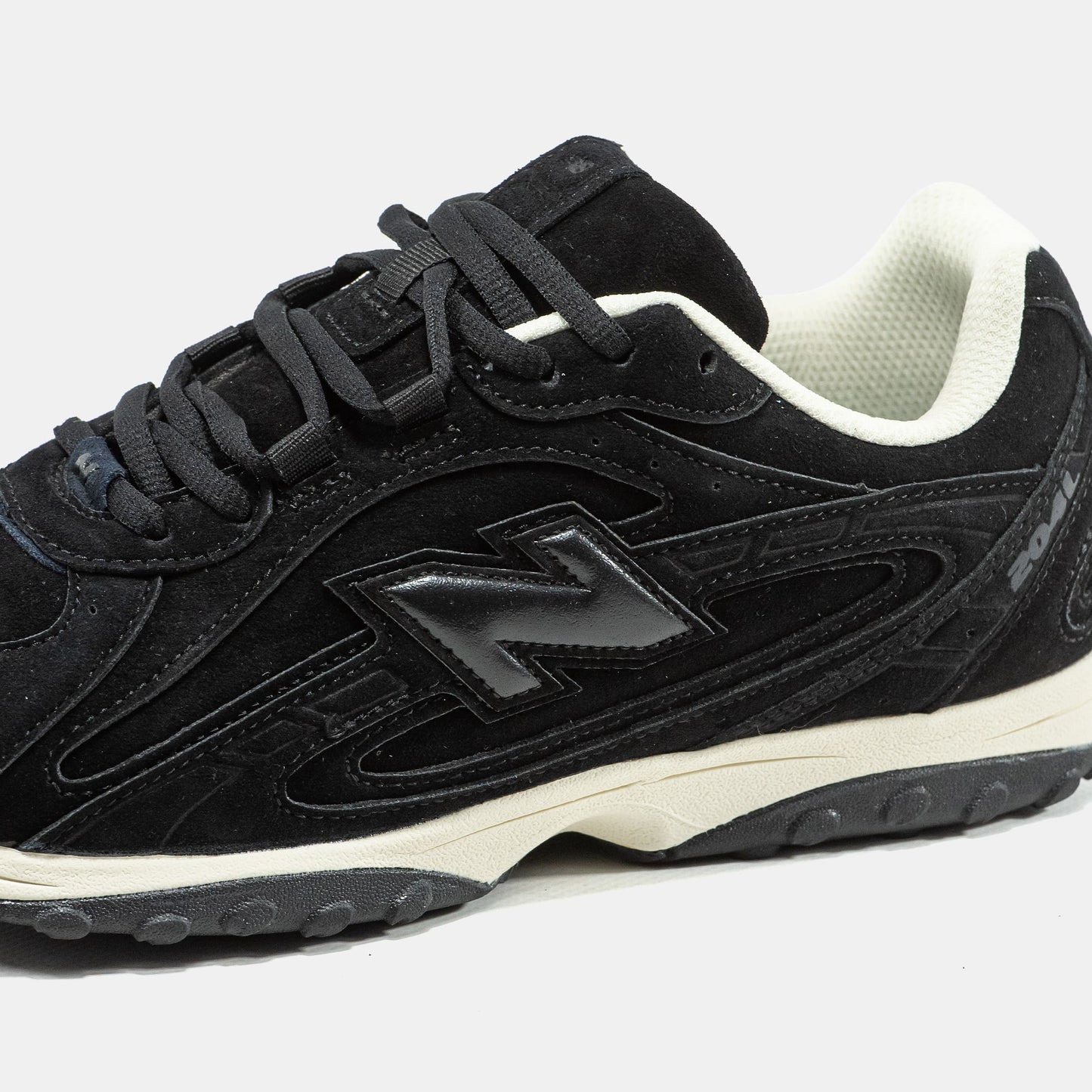 New Balance 204L Black