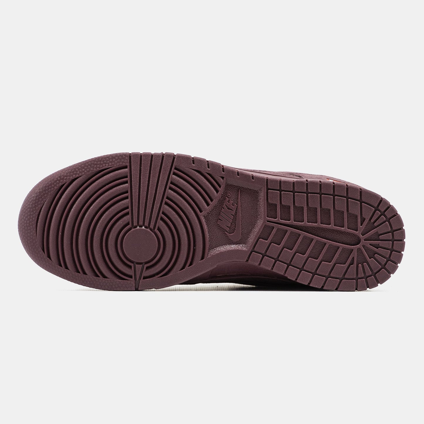 Nike SB Dunk Low x Supreme Brown
