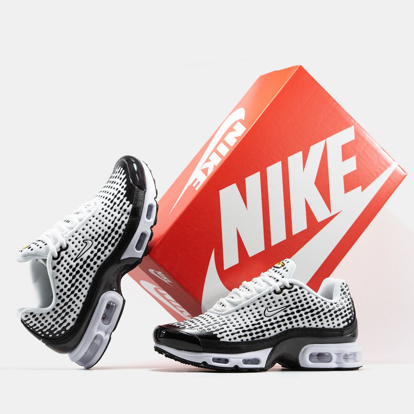 Nike Air Max Plus VII White Black