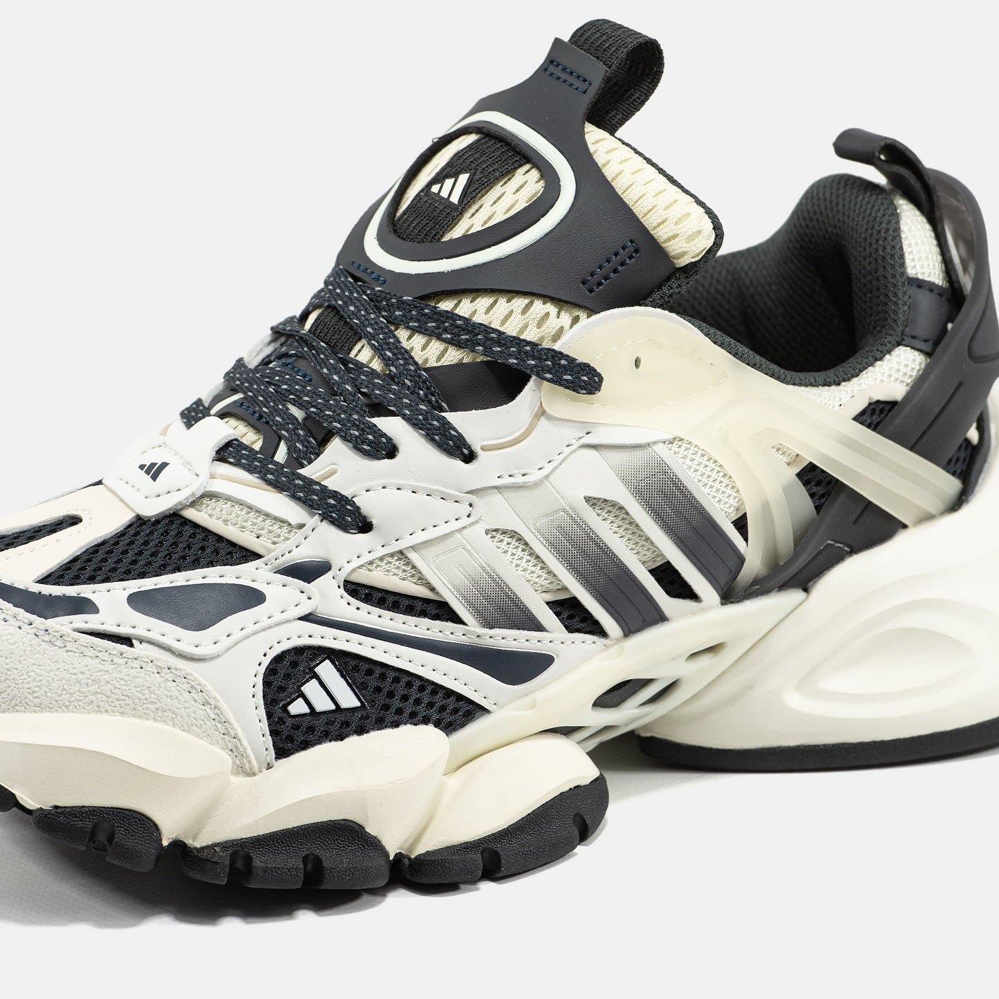 Adidas Vento XLG Deluxe White Grey Black