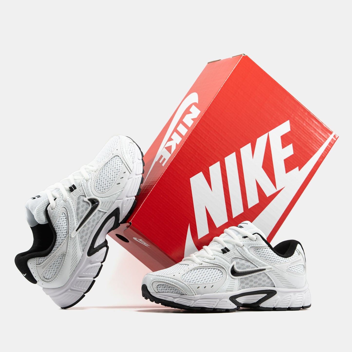 Nike V5 RNR White Black