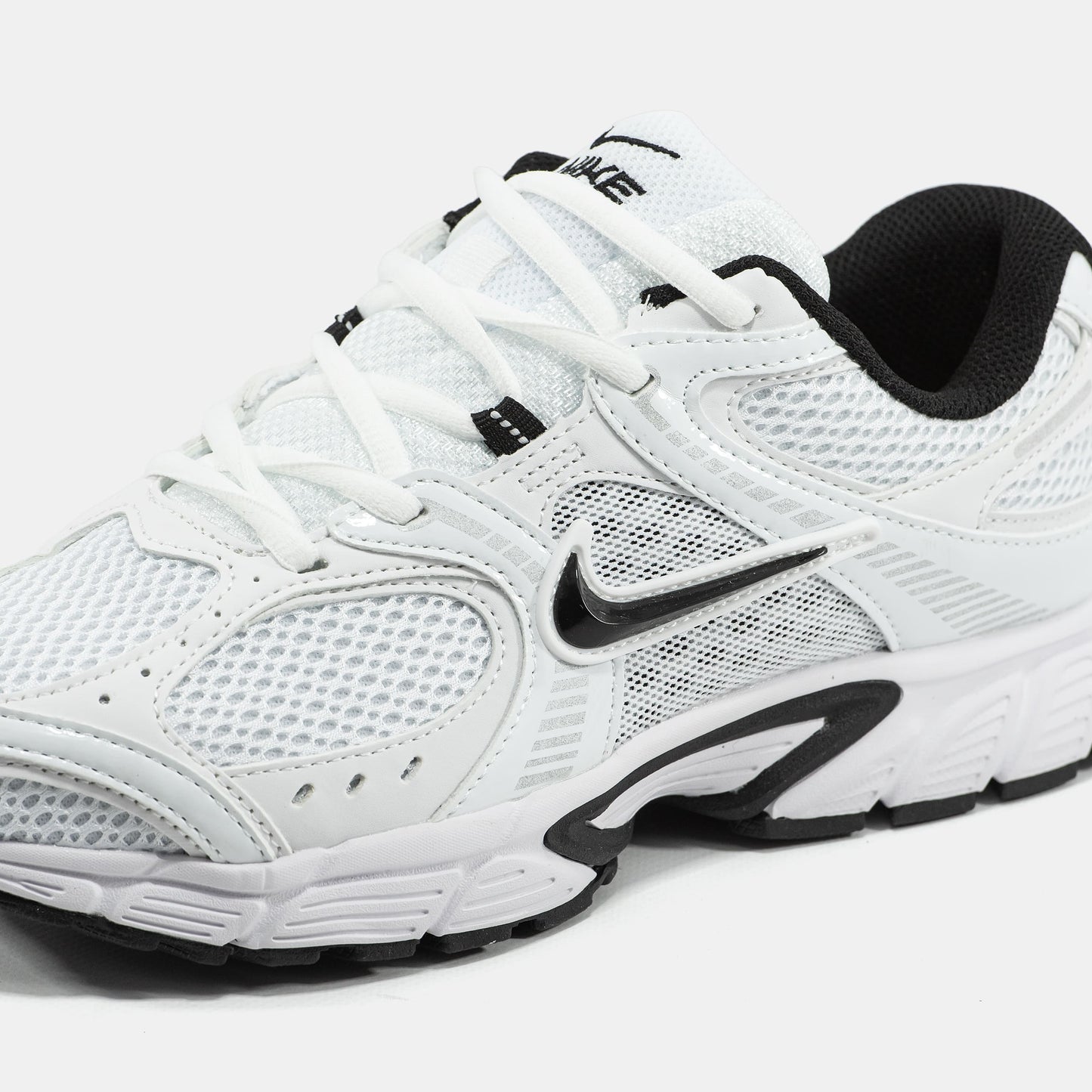 Nike V5 RNR White Black