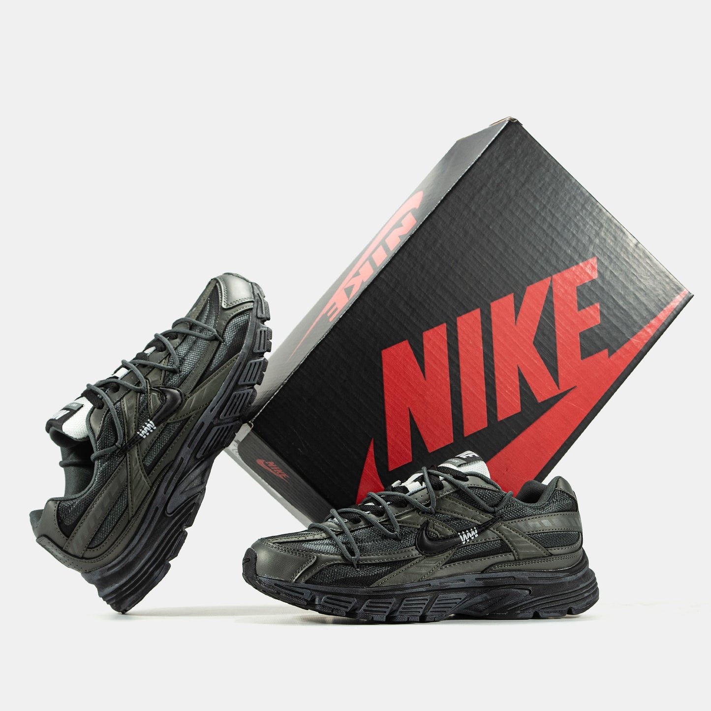 Nike Initiator Custom Olive
