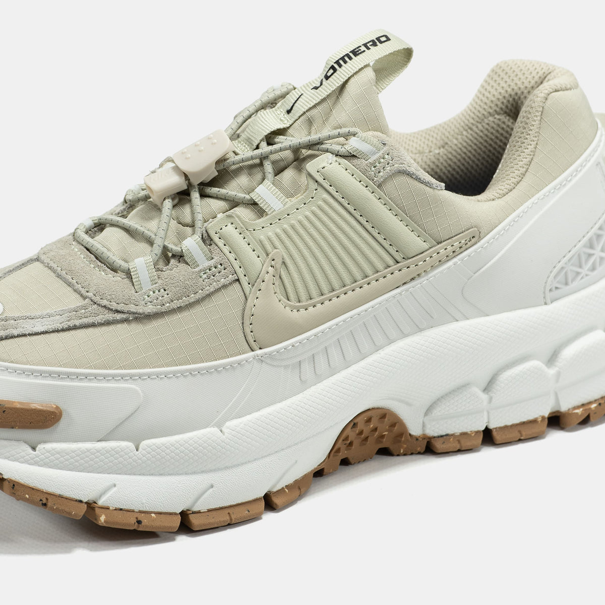 Nike Air Zoom Vomero Roam Beige White