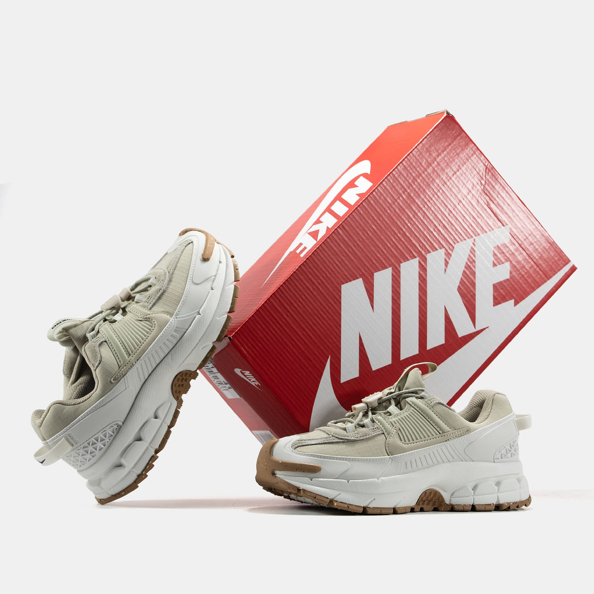 Nike Air Zoom Vomero Roam Beige White