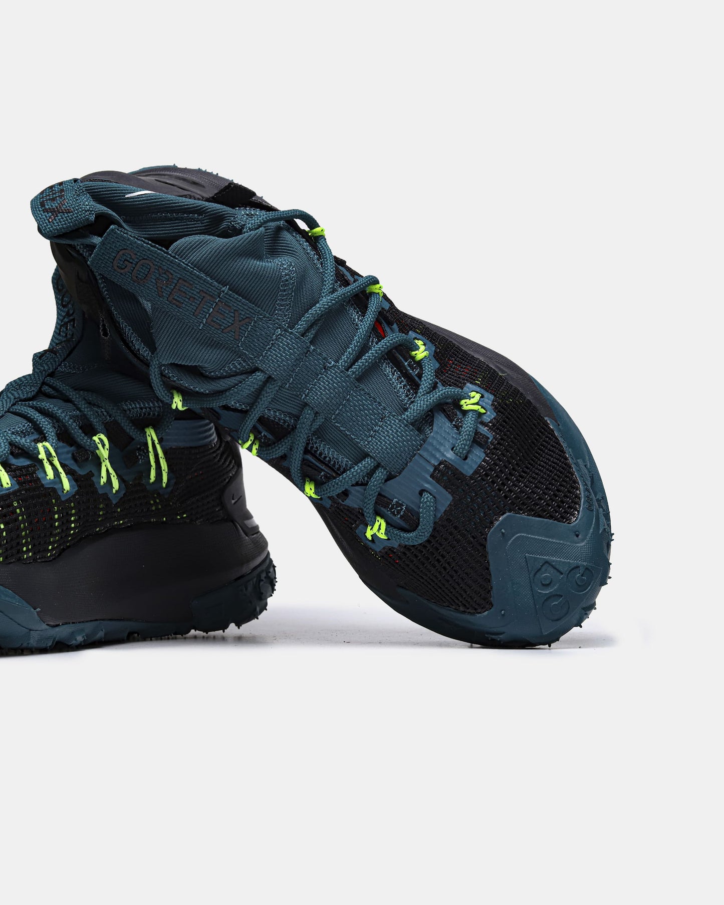 Nike ACG Mountain Fly High Gore-Tex Black Blue