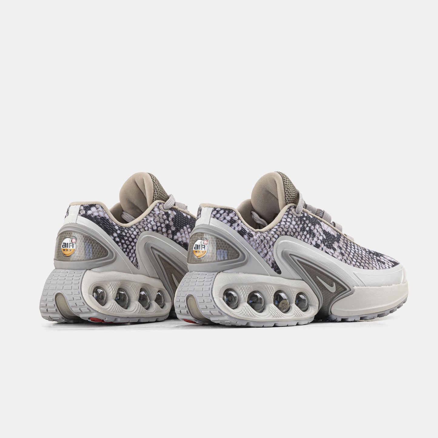 Nike Air Max DN White Violet