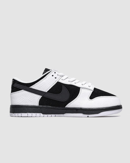 Nike SB Dunk x Tightbooth Dunk Low Pro Black White