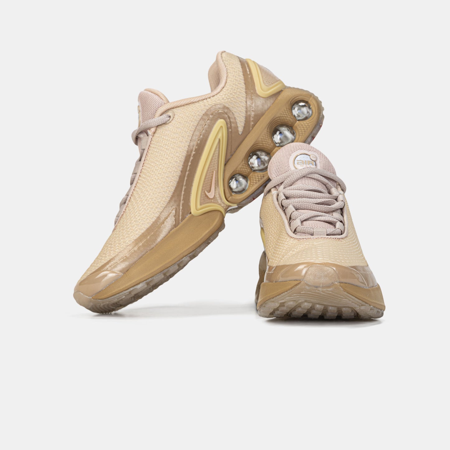 Nike Air Max DN Isa Beige